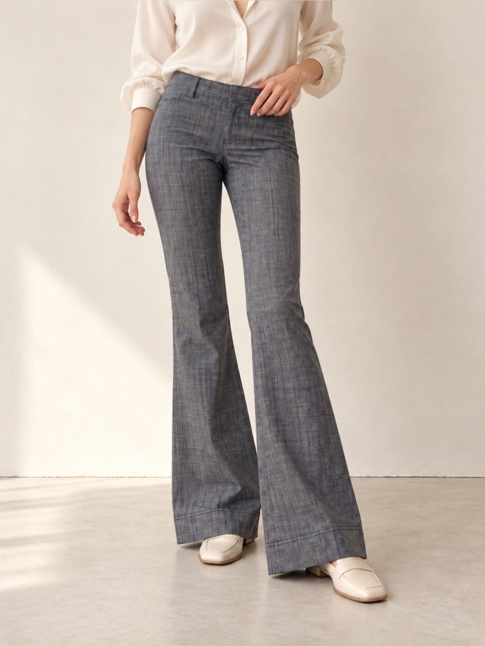 Elegant Twenty One Low Rise Flare Gray/Blue Chic Dress Pants Women's 0